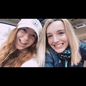 Meet your Poshers, Cameron and Calleigh